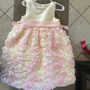 Gently used size 4T dress